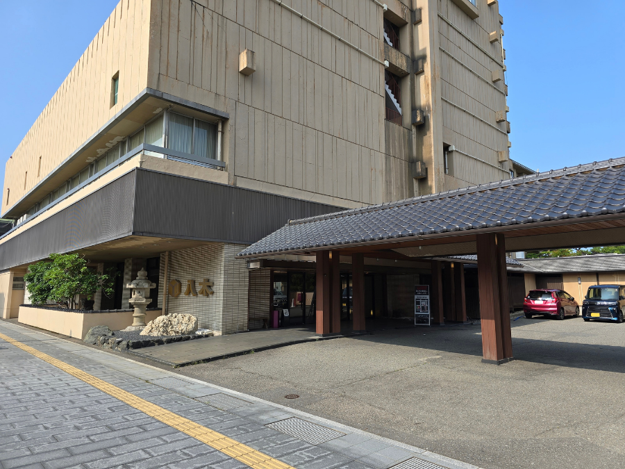 ホテル八木