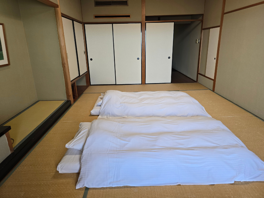 ホテル八木の客室