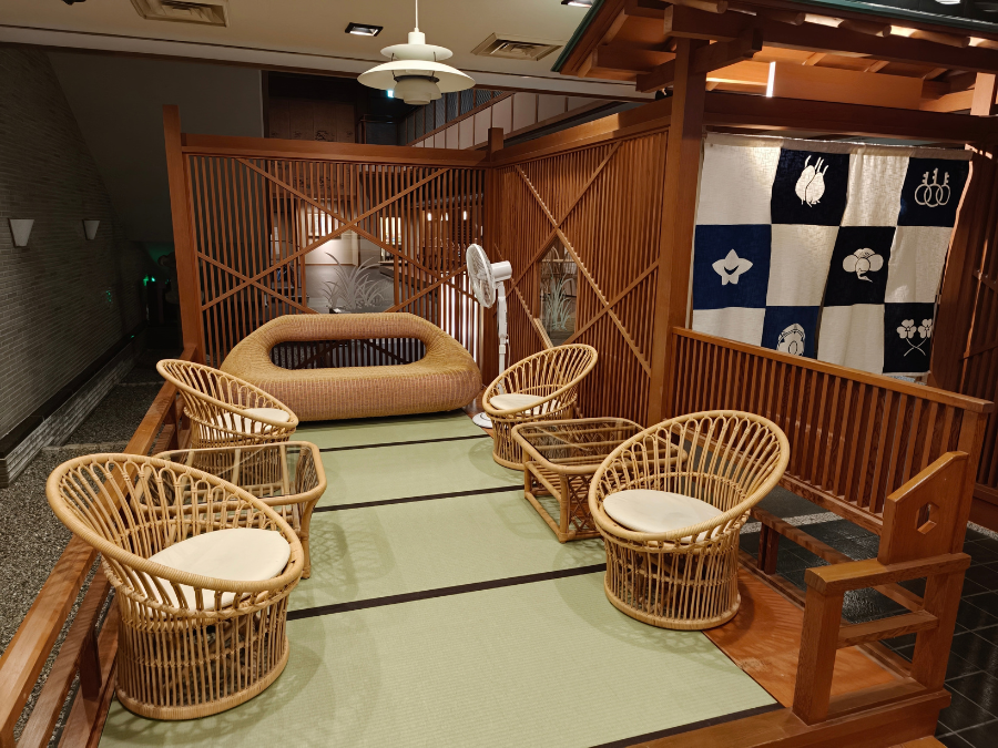 ホテル八木