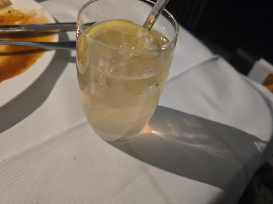 ルフトハンザ航空ファーストクラスの機内食