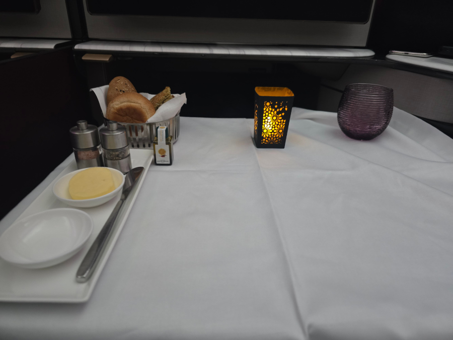 カタール航空のビジネスクラスのごはん