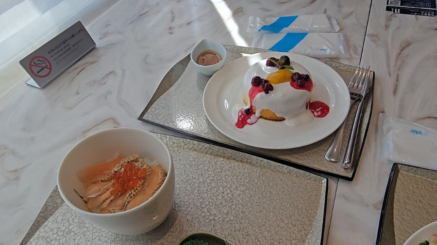 ANA SUITE LOUNGE