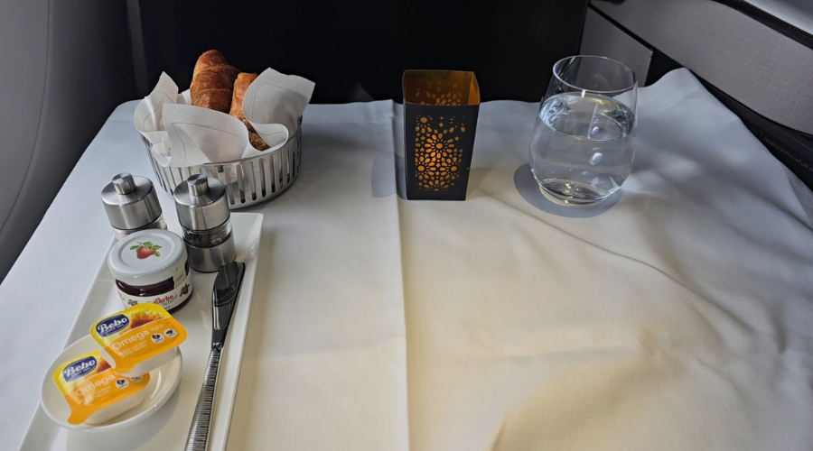 カタール航空のビジネスクラスのごはん