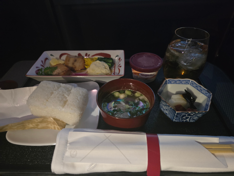 A350-1000の機内食
