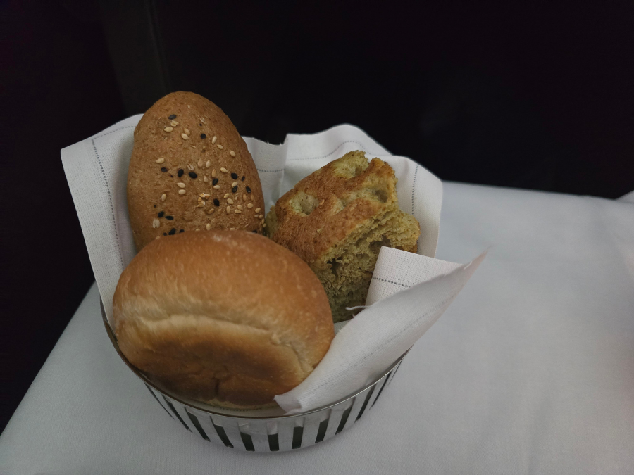カタール航空のビジネスクラスのごはん