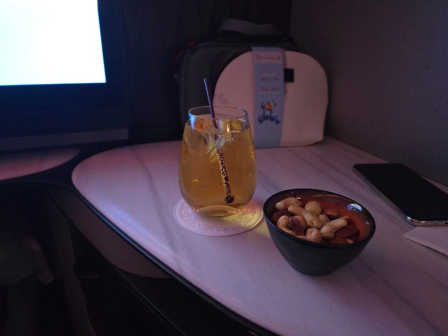 カタール航空のビジネスクラスのドリンク