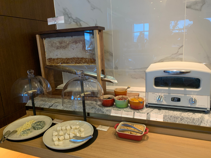 JRタワーホテル日航札幌のビュッフェのパンコーナー