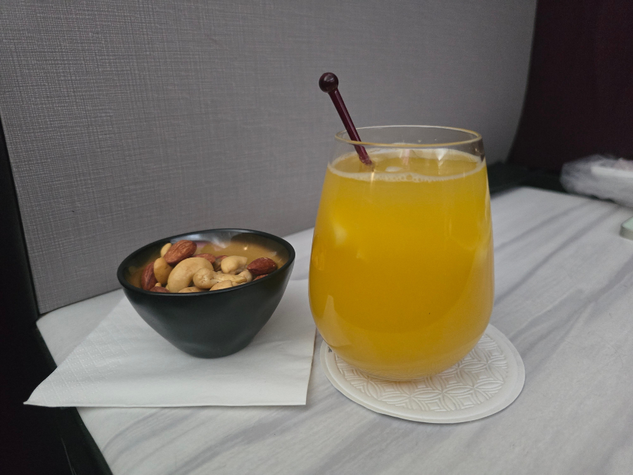カタール航空のビジネスクラスのドリンク